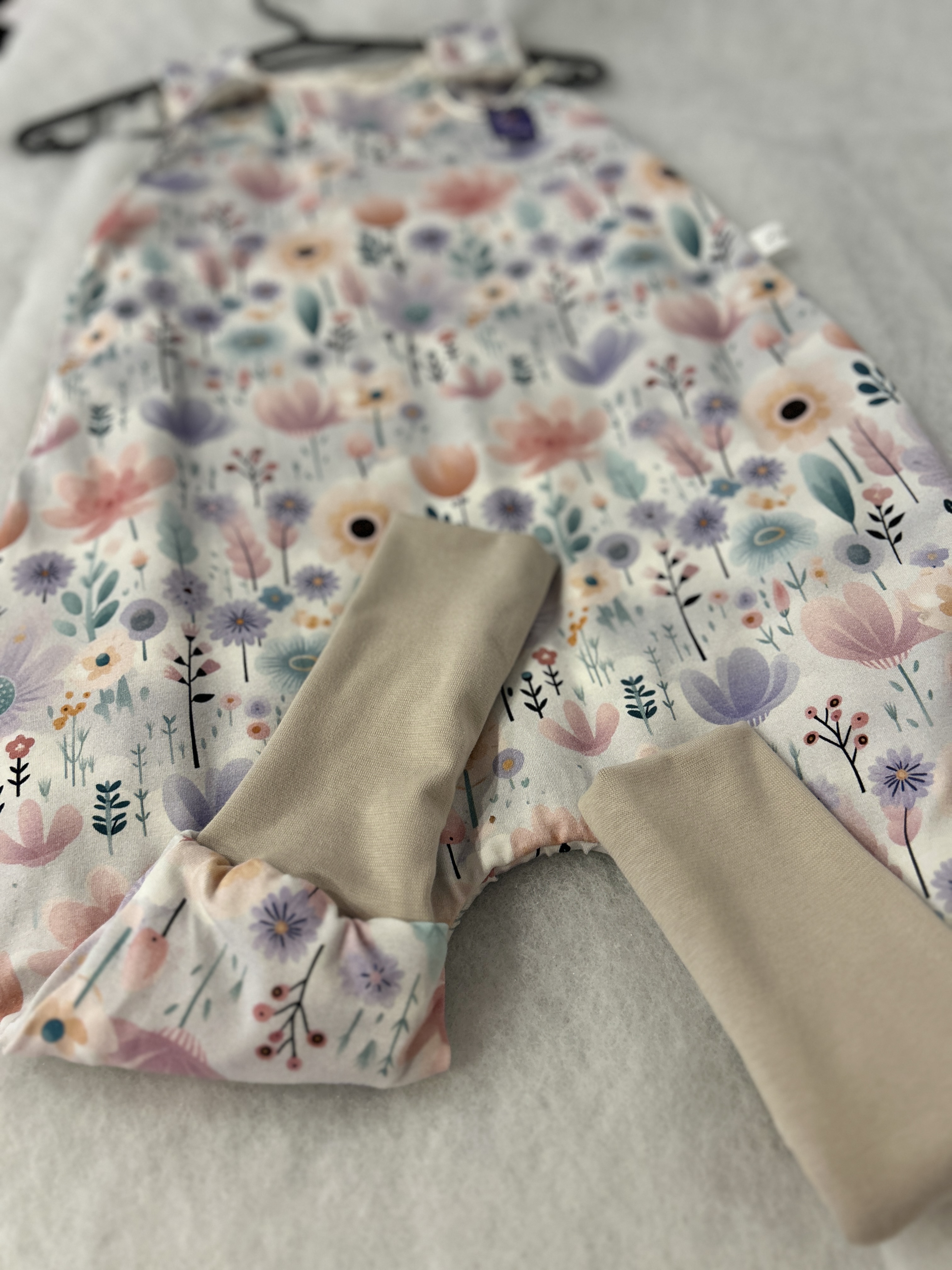 Téli tipegő hálózsák virágok